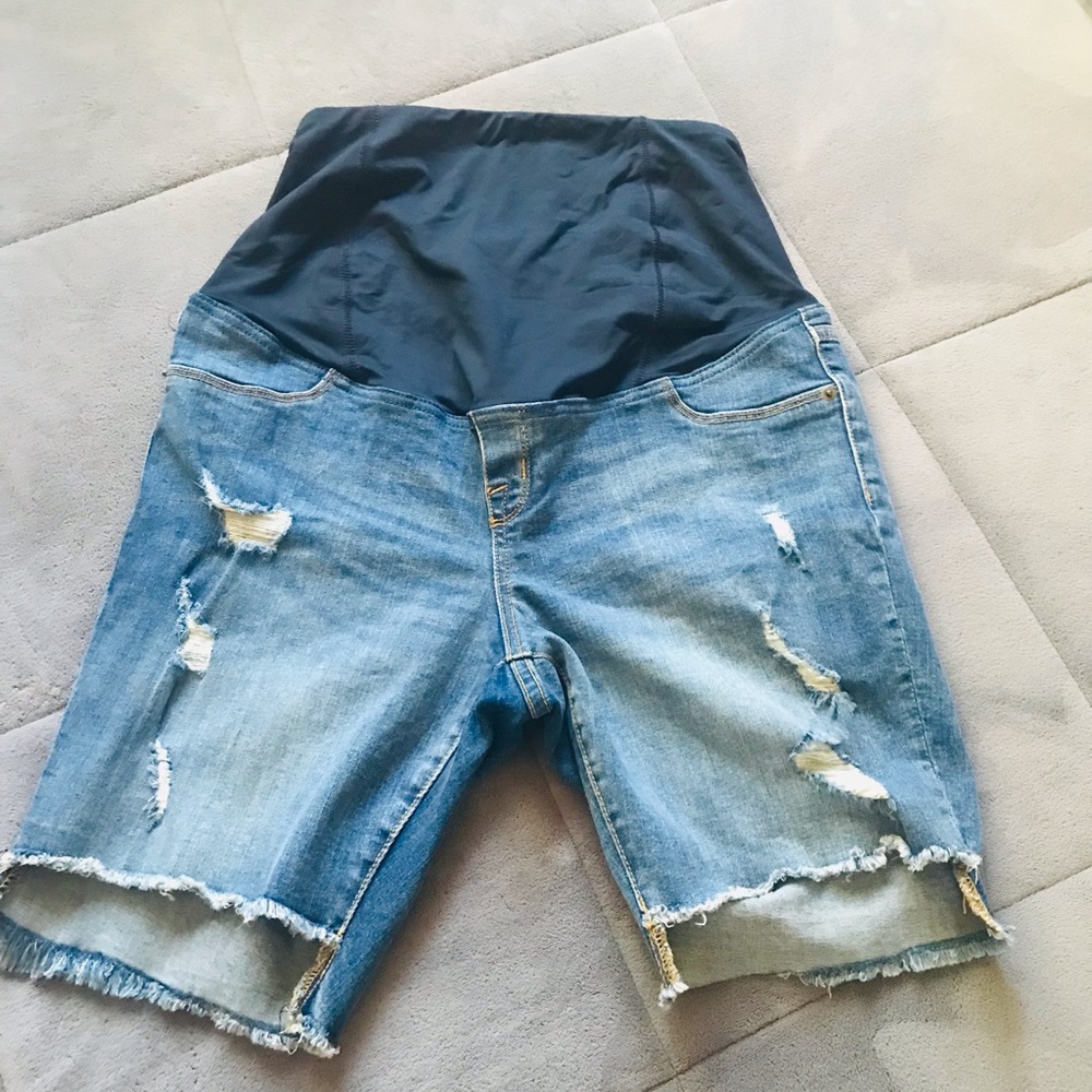 Ingrid and Isabel Maternity Bermuda Short